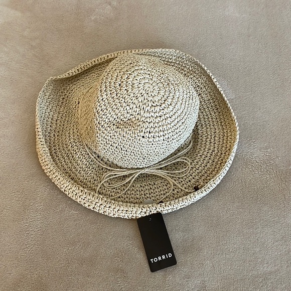 Torrid Natural Straw Cruiser Hat - Size S/M - Picture 3 of 6